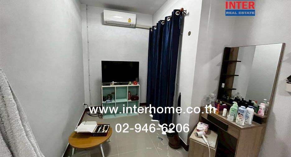 For sale 3 bedrooms townhouse in Mueang Samut Prakan, Samut Prakan