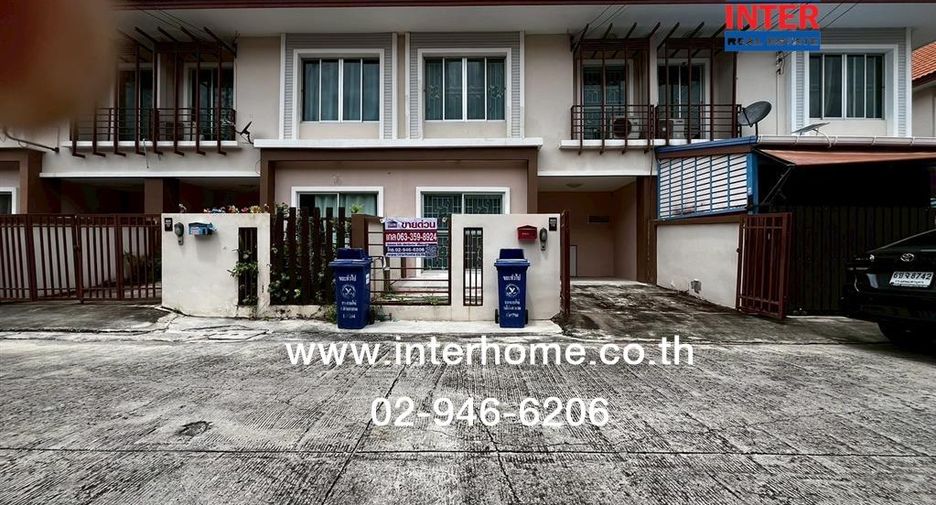 For sale 3 bedrooms townhouse in Mueang Samut Prakan, Samut Prakan