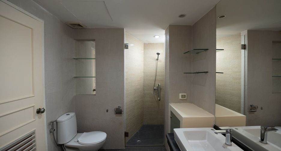 For rent and for sale 3 bedrooms condo in Khlong Toei, Bangkok