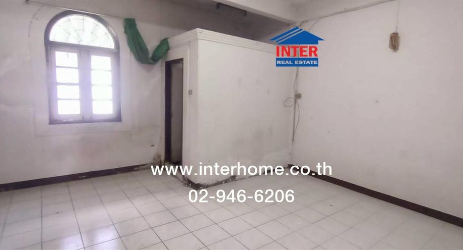 Casa adosada en venta de 4 habitaciones en Bang Bon, Bangkok
