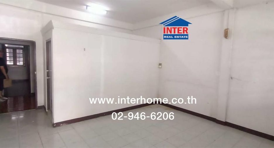 Casa adosada en venta de 4 habitaciones en Bang Bon, Bangkok