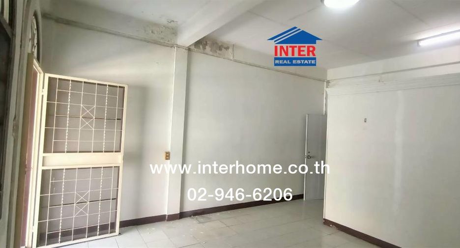 Casa adosada en venta de 4 habitaciones en Bang Bon, Bangkok