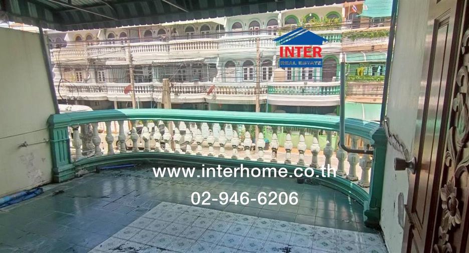 Casa adosada en venta de 4 habitaciones en Bang Bon, Bangkok