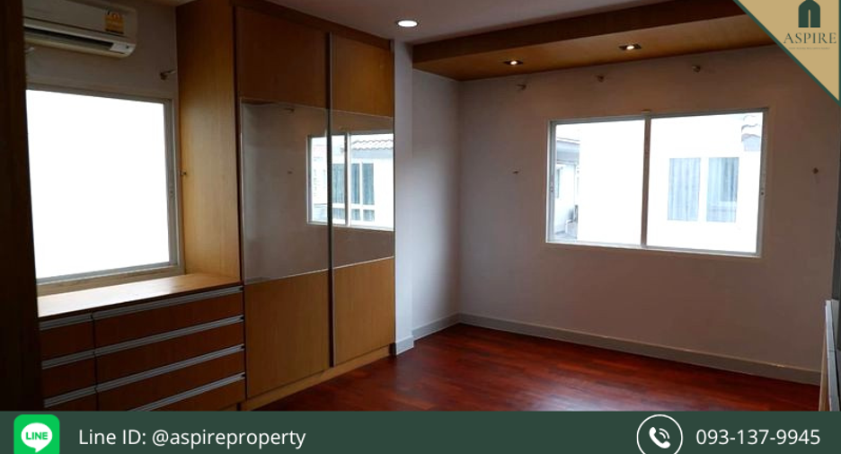 For sale 5 bedrooms house in Saphan Sung, Bangkok