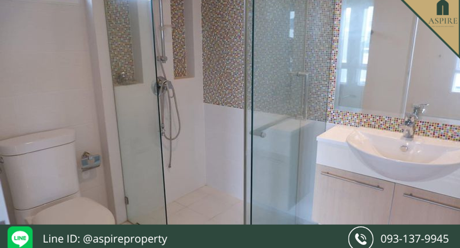 For sale 5 bedrooms house in Saphan Sung, Bangkok