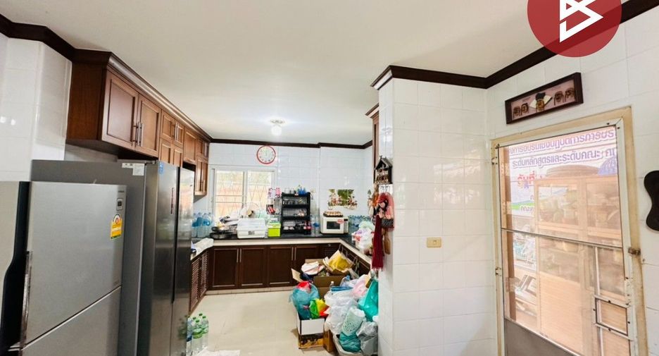 For sale 4 bedrooms house in Sam Phran, Nakhon Pathom