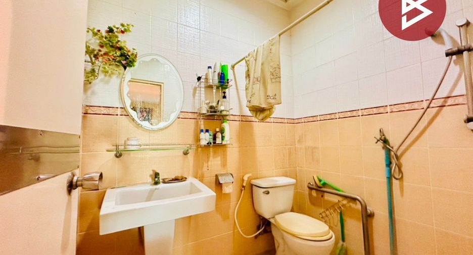 For sale 4 bedrooms house in Sam Phran, Nakhon Pathom