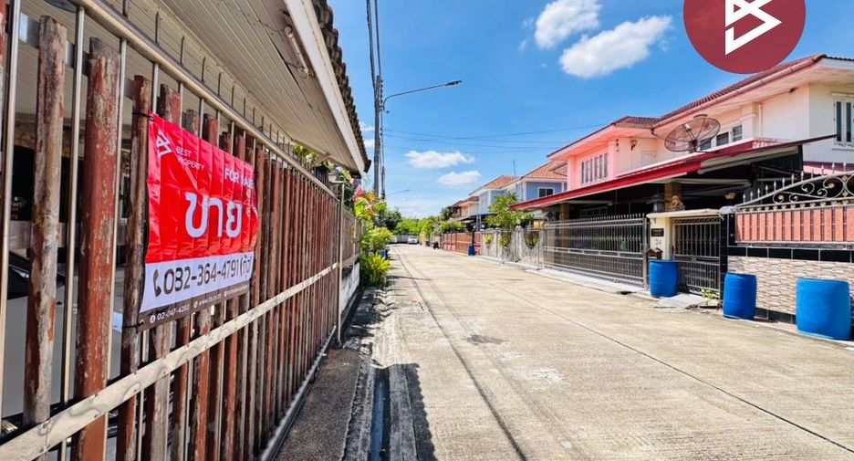 For sale 4 bedrooms house in Sam Phran, Nakhon Pathom