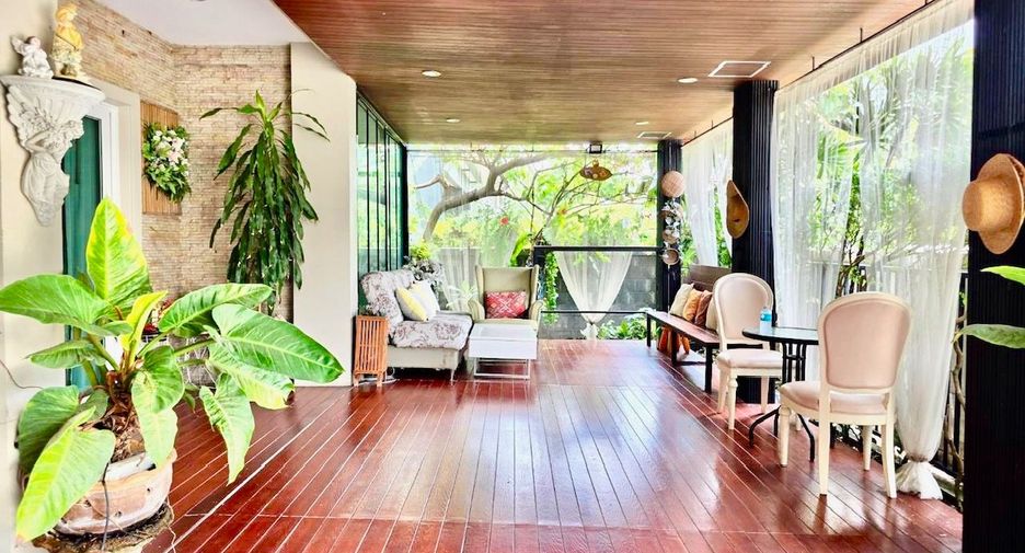 For sale 4 bedrooms house in Sai Mai, Bangkok