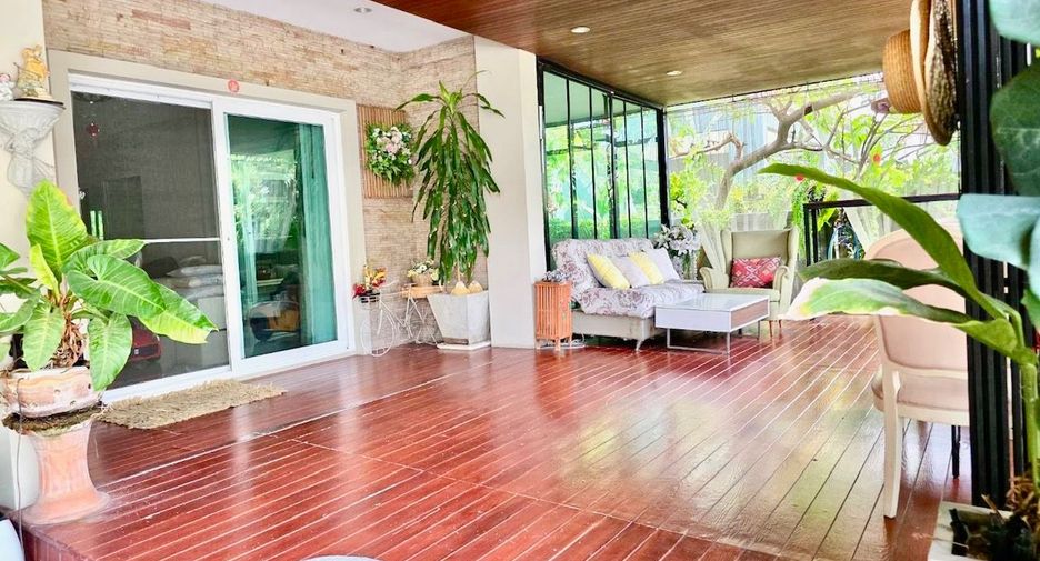 For sale 4 bedrooms house in Sai Mai, Bangkok