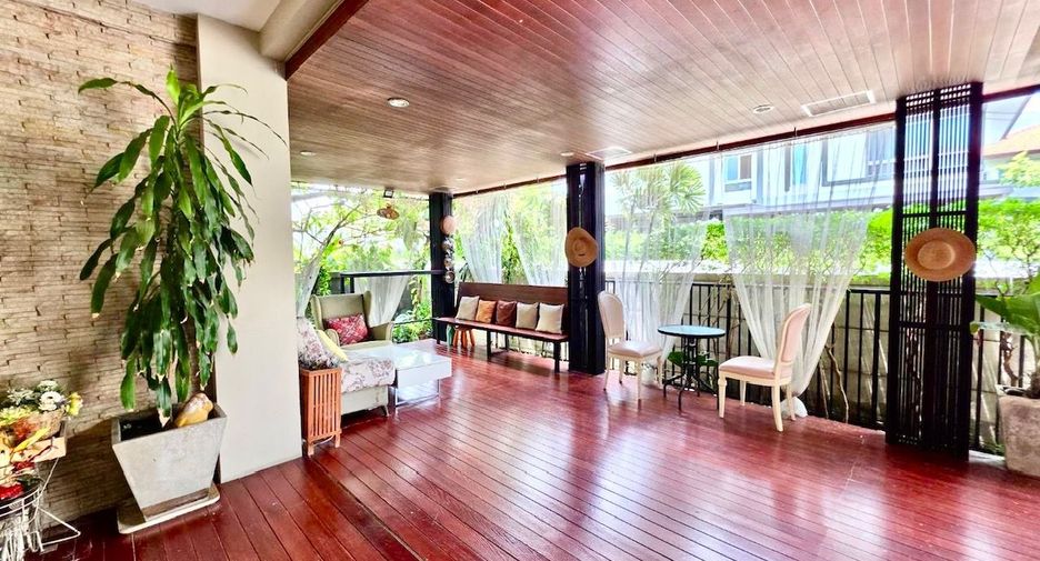 For sale 4 bedrooms house in Sai Mai, Bangkok