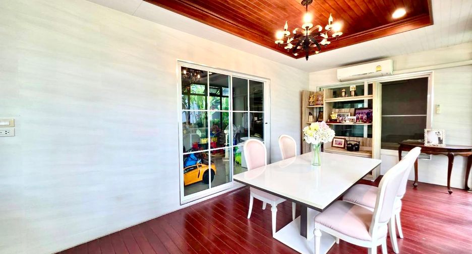 For sale 4 bedrooms house in Sai Mai, Bangkok