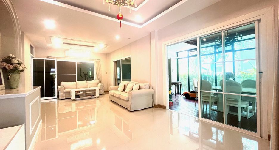 For sale 4 bedrooms house in Sai Mai, Bangkok