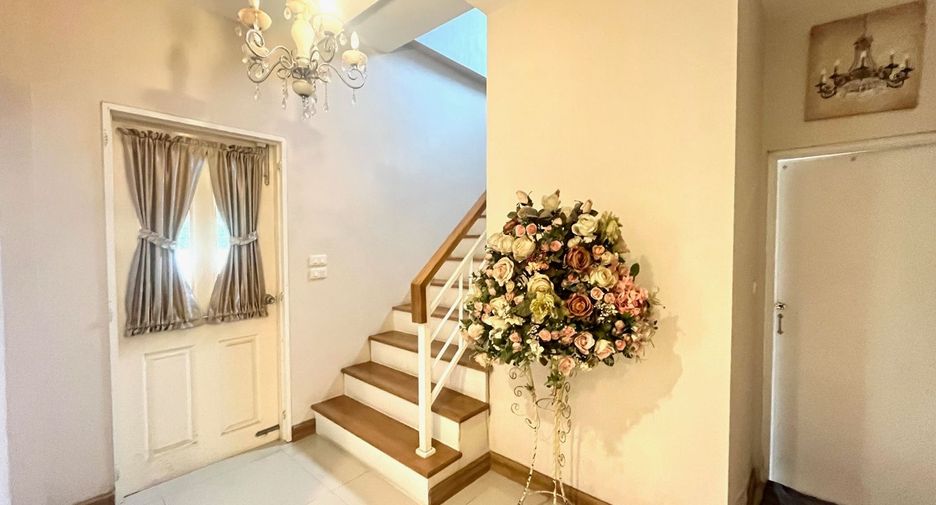 For sale 4 bedrooms house in Sai Mai, Bangkok
