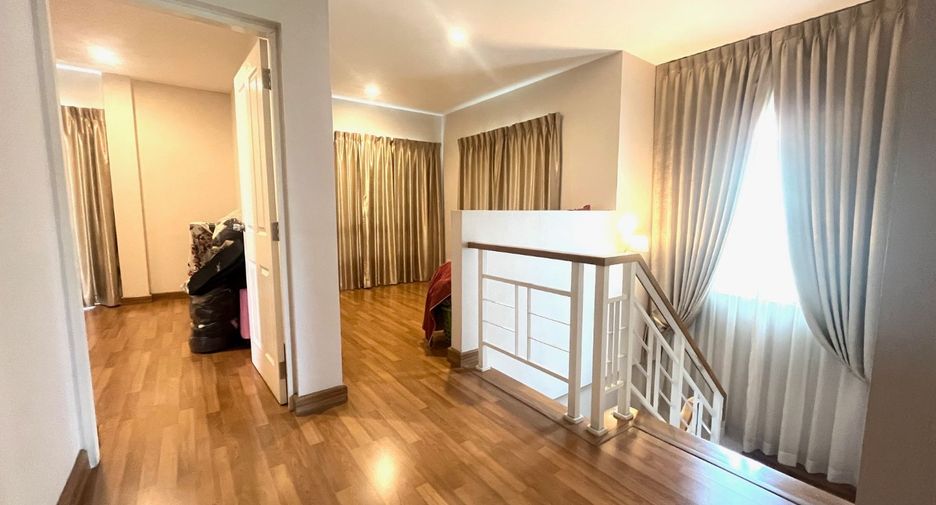 For sale 4 bedrooms house in Sai Mai, Bangkok