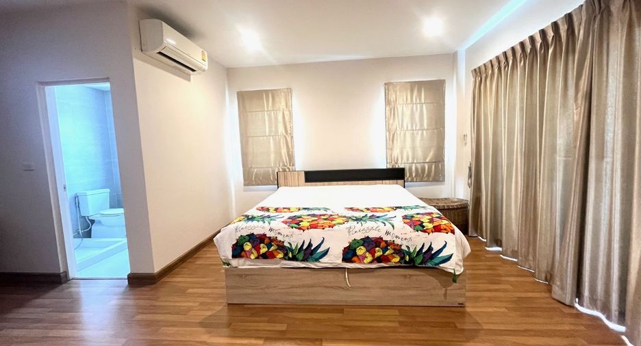 For sale 4 bedrooms house in Sai Mai, Bangkok