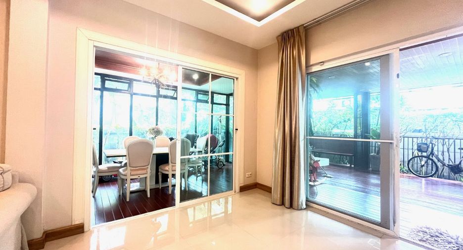 For sale 4 bedrooms house in Sai Mai, Bangkok