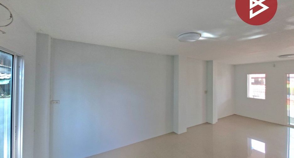 Reihenhaus zum Kauf mit 2 Zimmer in Phra Pradaeng, Samut Prakan