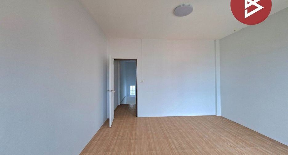 Reihenhaus zum Kauf mit 2 Zimmer in Phra Pradaeng, Samut Prakan