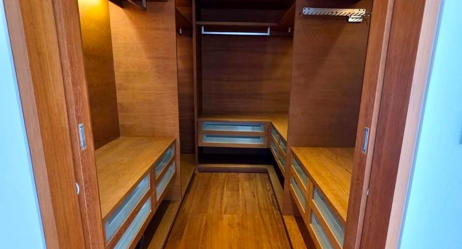 Condo en venta de 2 habitaciones en Sathon, Bangkok