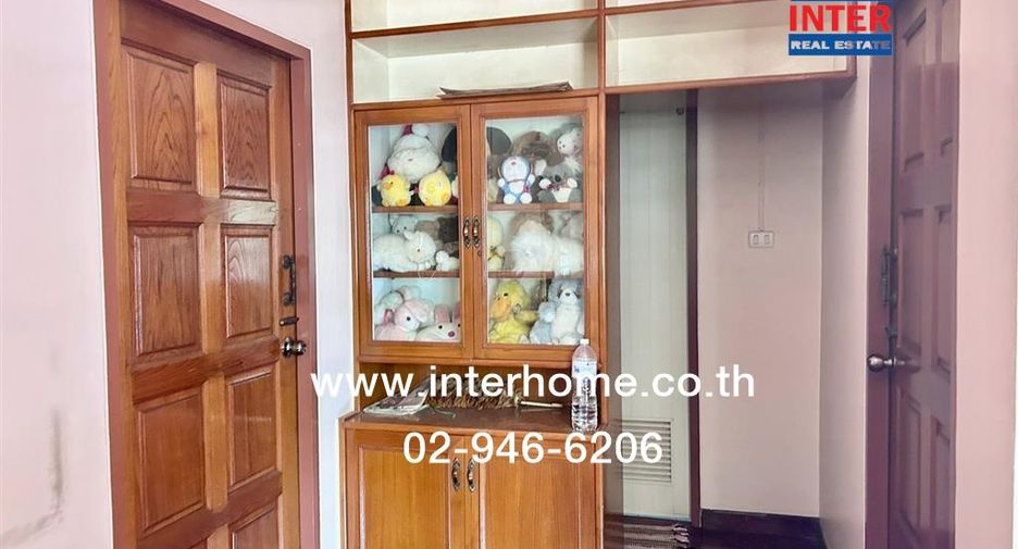 Продажа 3 спальни дом в Хуаи Кхщанг, Бангкок