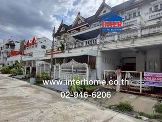For sale 5 bedrooms townhouse in Wang Thonglang, Bangkok
