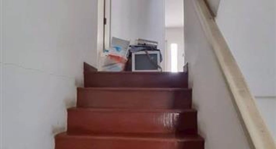 For sale 5 bedrooms townhouse in Wang Thonglang, Bangkok