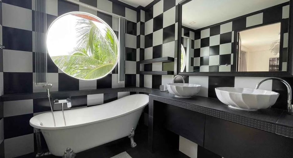 For rent and for sale 4 bedrooms villa in Kathu, Phuket