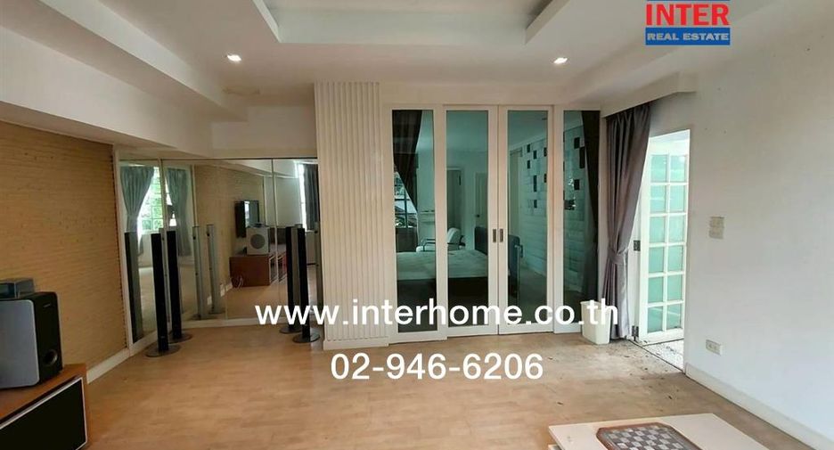 For rent and for sale 4 bedrooms house in Wang Thonglang, Bangkok