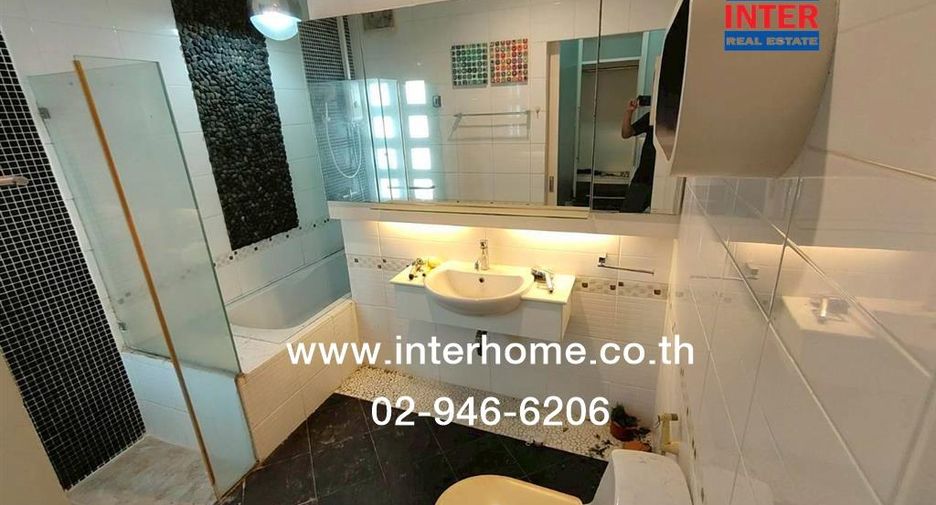 For rent and for sale 4 bedrooms house in Wang Thonglang, Bangkok