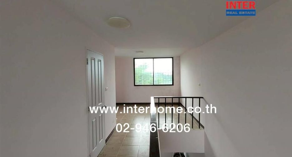 For sale 1 bed retail Space in Khlong Sam Wa, Bangkok