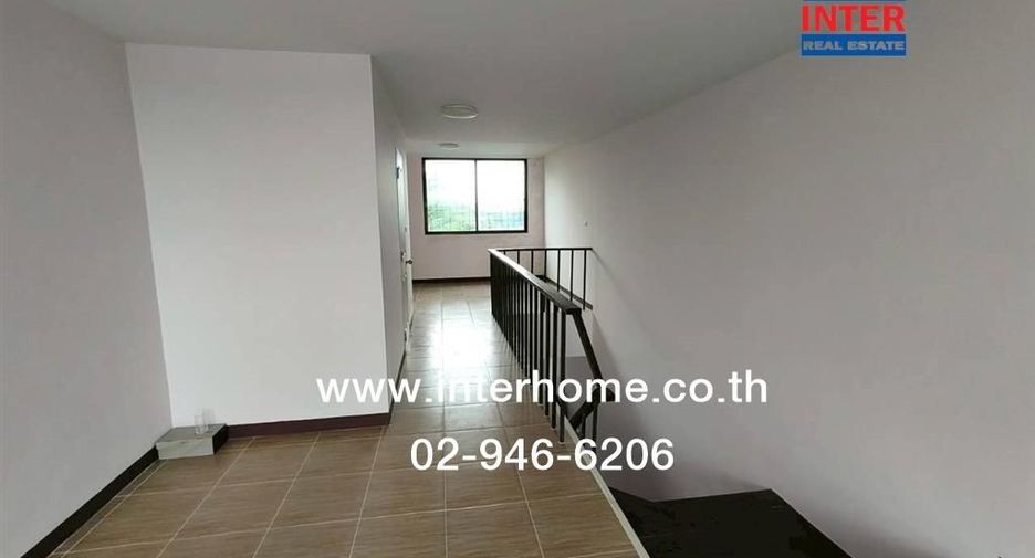 For sale 1 bed retail Space in Khlong Sam Wa, Bangkok