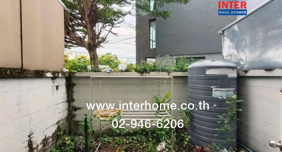 For sale 1 bed retail Space in Khlong Sam Wa, Bangkok