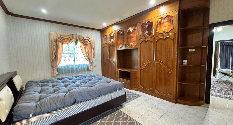 Haus zum Kauf mit 4 Zimmer in Bang Lamung, Chonburi