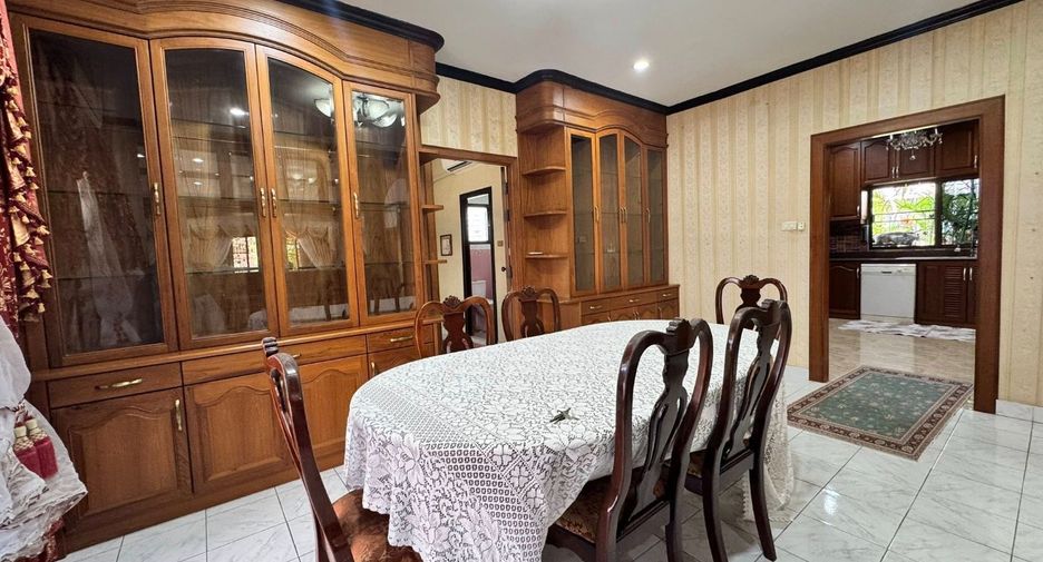 Haus zum Kauf mit 4 Zimmer in Bang Lamung, Chonburi