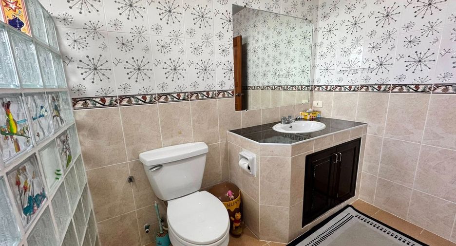 Haus zum Kauf mit 4 Zimmer in Bang Lamung, Chonburi