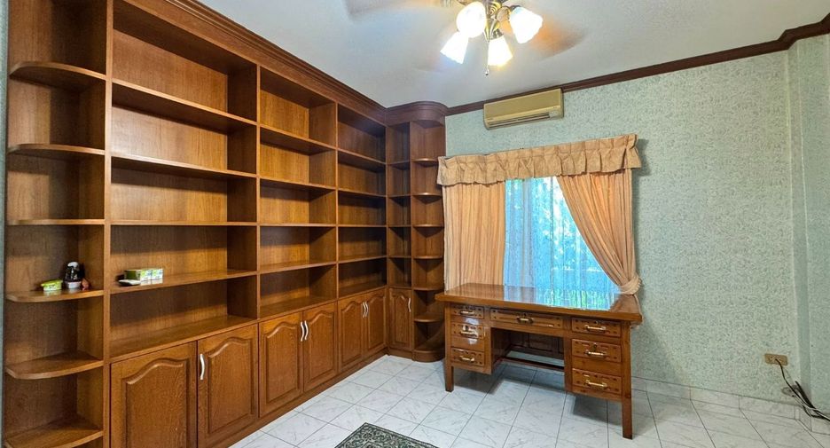 Haus zum Kauf mit 4 Zimmer in Bang Lamung, Chonburi