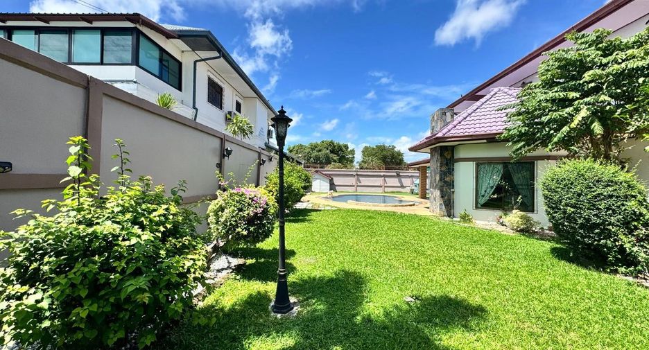 Haus zum Kauf mit 4 Zimmer in Bang Lamung, Chonburi