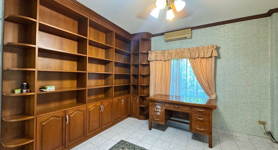 Haus zum Kauf mit 4 Zimmer in Bang Lamung, Chonburi