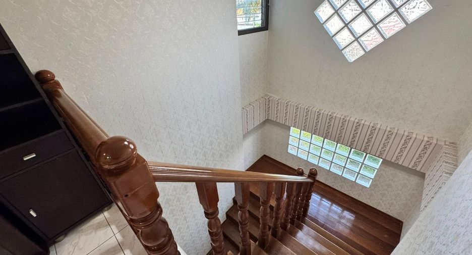 Haus zum Kauf mit 4 Zimmer in Bang Lamung, Chonburi