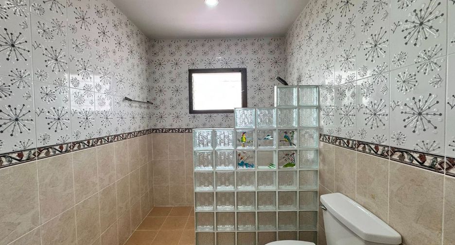 Haus zum Kauf mit 4 Zimmer in Bang Lamung, Chonburi