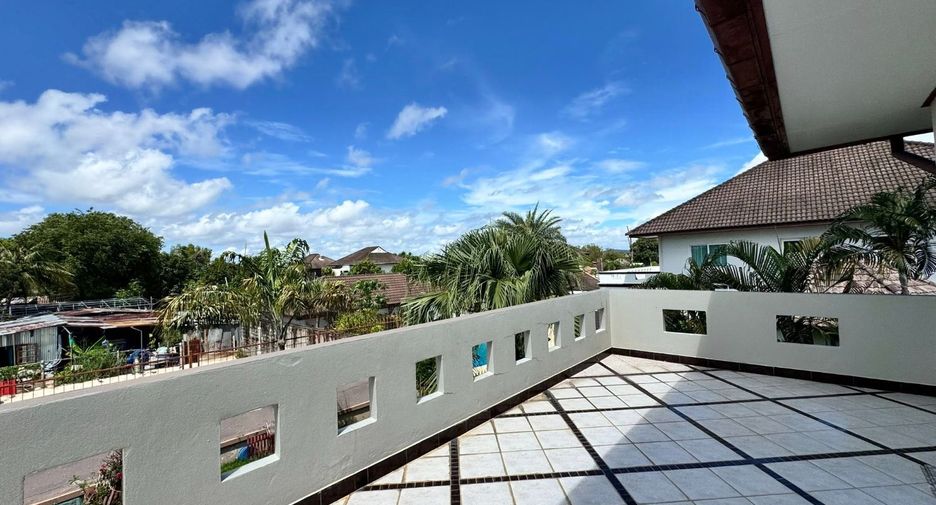 Haus zum Kauf mit 4 Zimmer in Bang Lamung, Chonburi
