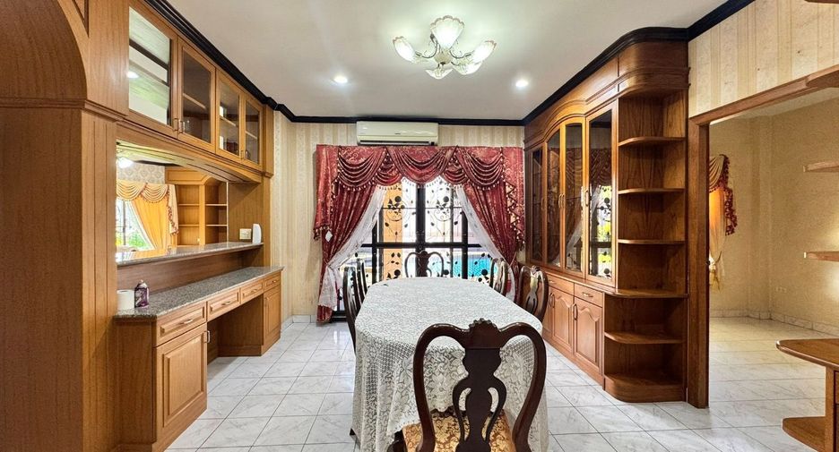 Haus zum Kauf mit 4 Zimmer in Bang Lamung, Chonburi