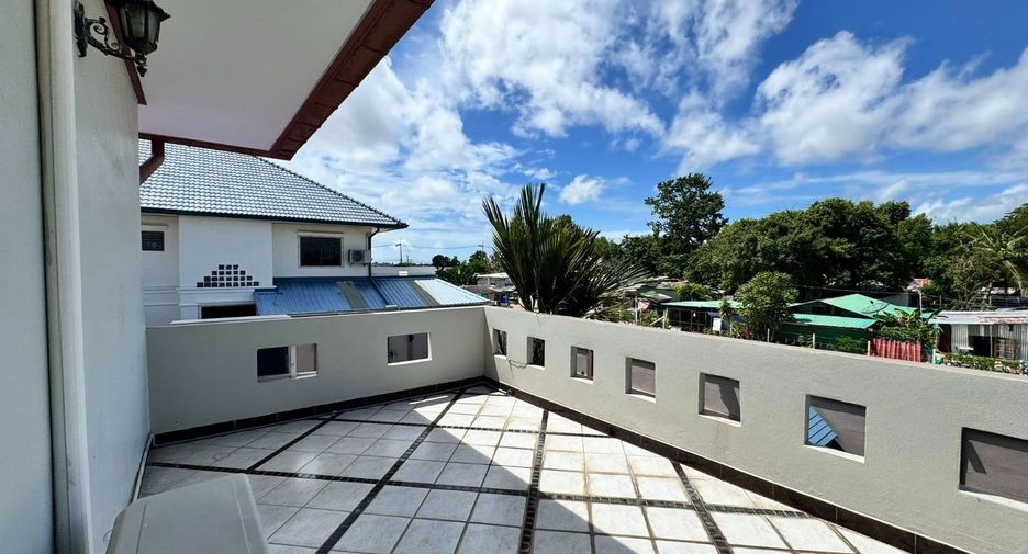 Haus zum Kauf mit 4 Zimmer in Bang Lamung, Chonburi