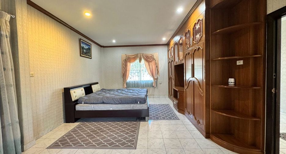 Haus zum Kauf mit 4 Zimmer in Bang Lamung, Chonburi