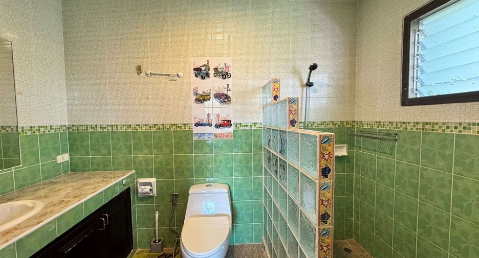 Haus zum Kauf mit 4 Zimmer in Bang Lamung, Chonburi
