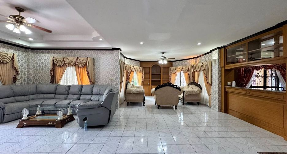 Haus zum Kauf mit 4 Zimmer in Bang Lamung, Chonburi