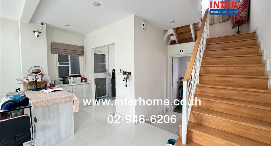 For sale 3 bedrooms house in Mueang Pathum Thani, Pathum Thani