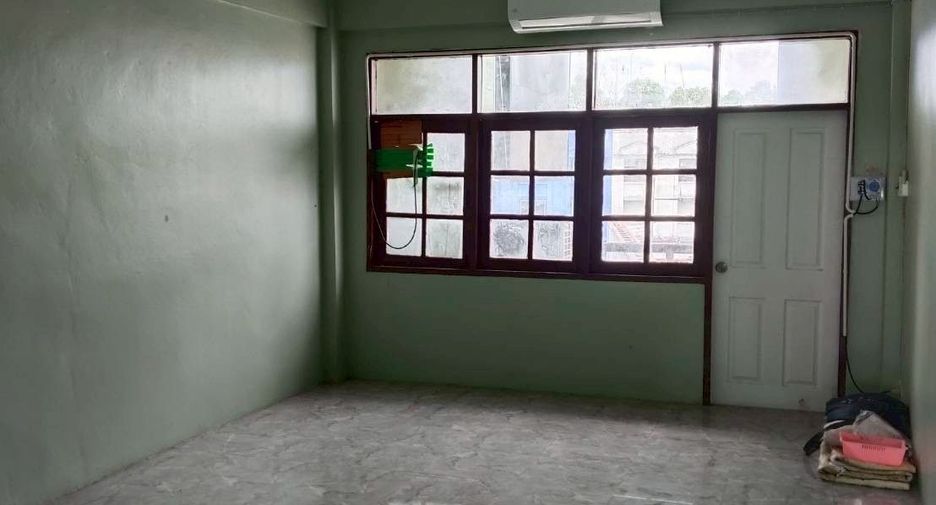 Local comercial en venta de 3 habitaciones en Ban Chang, Rayong