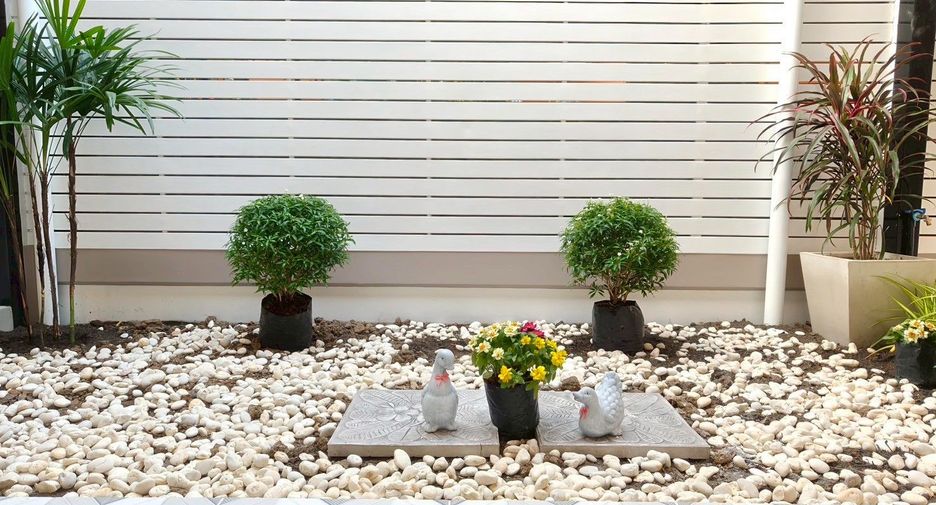 Haus zum Kauf mit 4 Zimmer in Bang Bua Thong, Nonthaburi